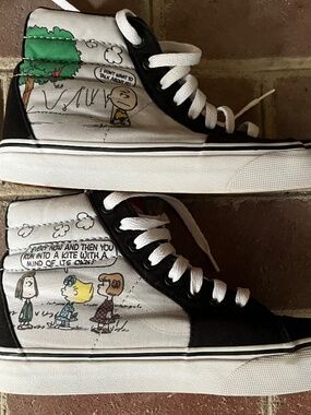 Vans x Peanuts Sk8-Hi "Charlie Kite."